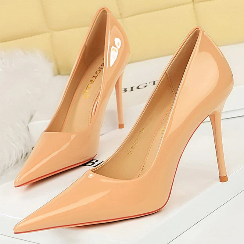 Escarpins en cuir verni pour femmes