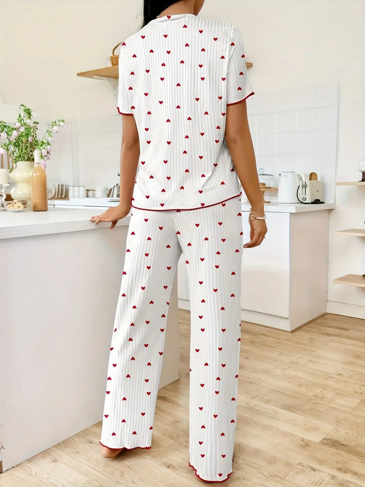 Pyjama Chaud à Cœurs Femme – Haut Manches Courtes et Pantalon