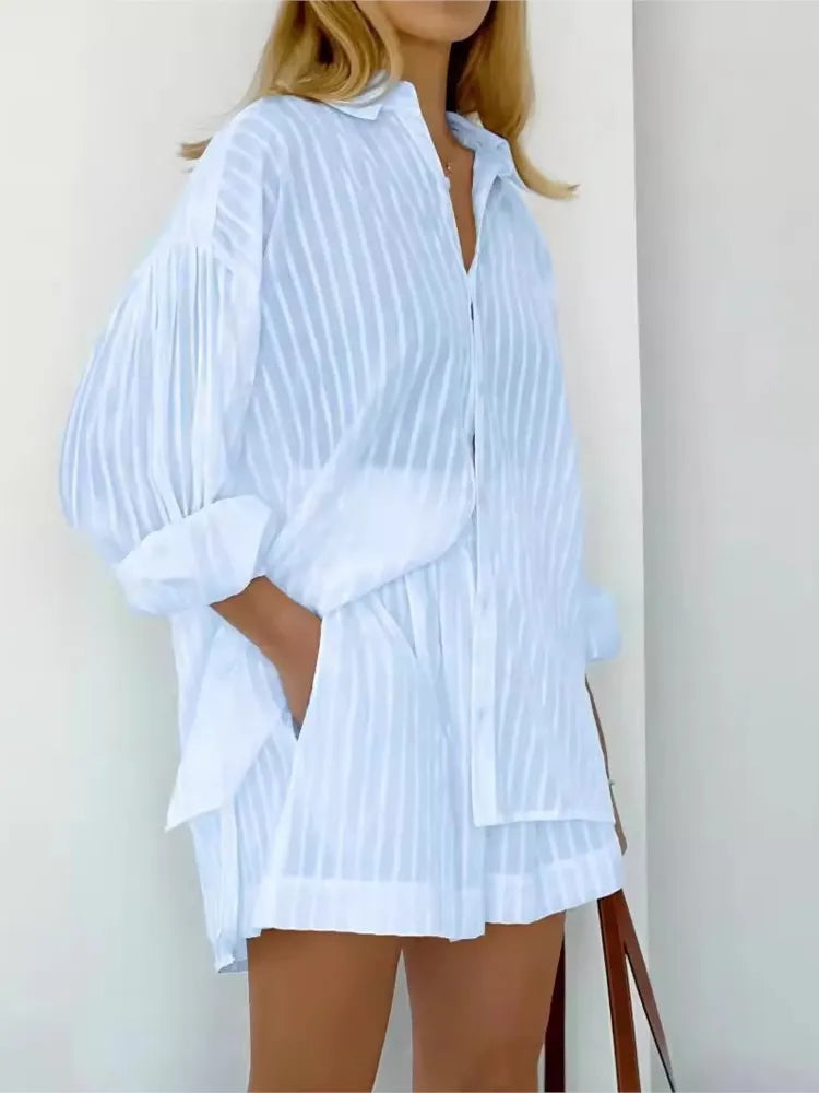 Ensemble deux pièces en coton composé d'un short et d'une chemise à manches longues rayée pour femmes