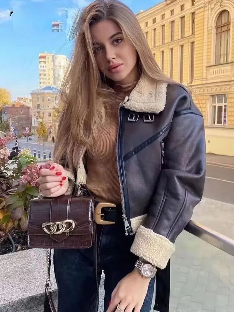 Veste Courte Femme – Ceinture et Fermeture Zippée