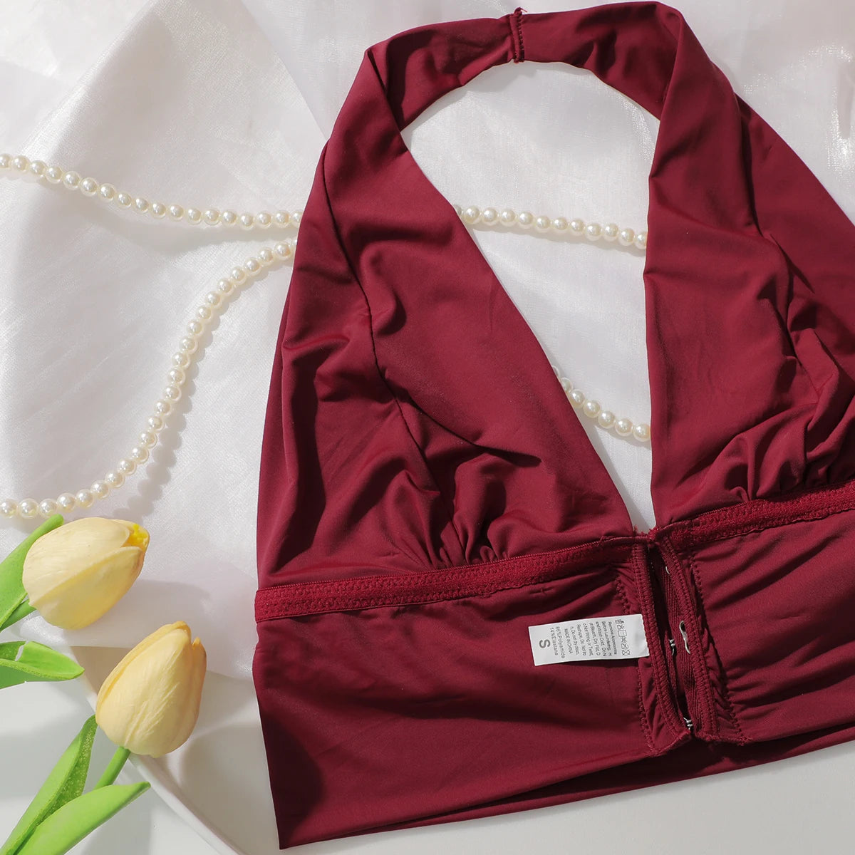 Soutien-gorge sexy rouge à boutons sur le devant sans anneau en acier pour femmes