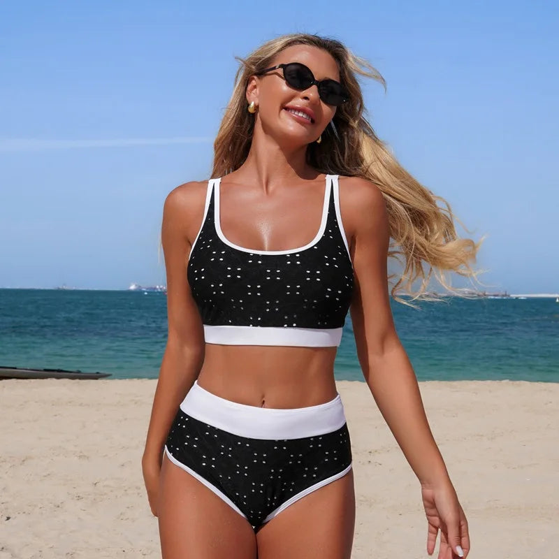 Maillot de bain deux pièces avec trou design haute élasticité pour femmes