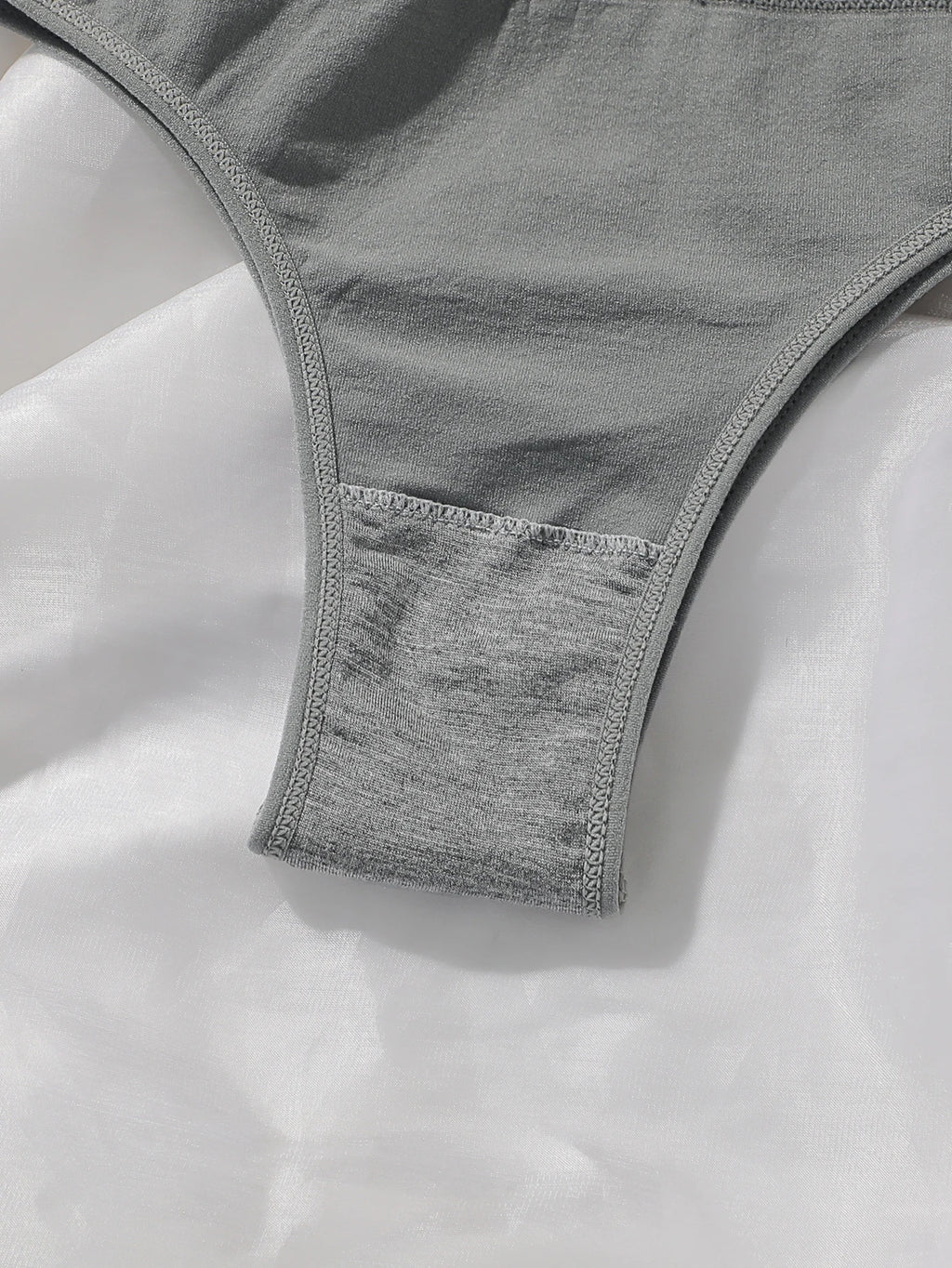 String triangle sexy de couleur unie pour femmes
