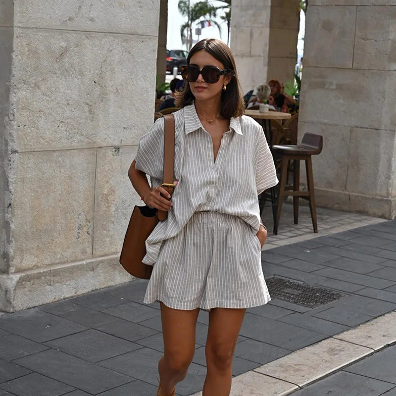 Ensemble deux pièces décontracté rayé en coton lin chemise ample et shorts pour femmes