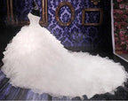 Robe de mariée ornée de broderies et perlées pour femmes