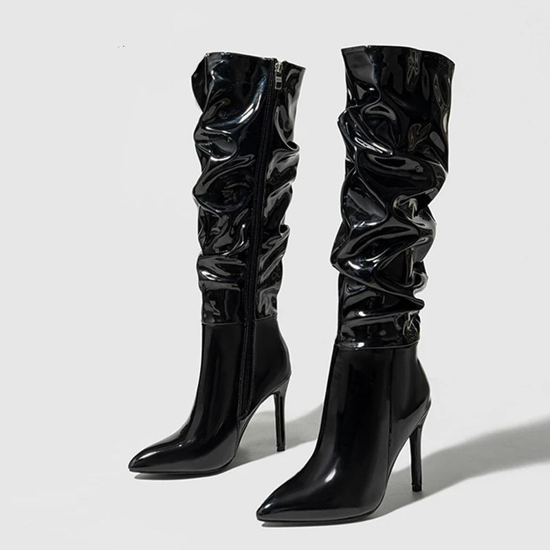 Bottes hautes en cuir verni plissé pour femmes