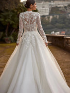 Robe de mariée trapèze à manches et col haut pour femmes