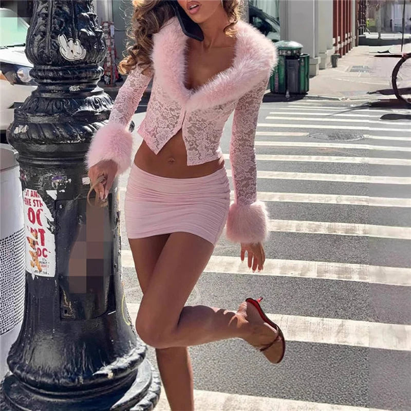 Ensemble deux pièces haut en dentelle patchwork à agrafes et mini-jupe froncée pour femmes
