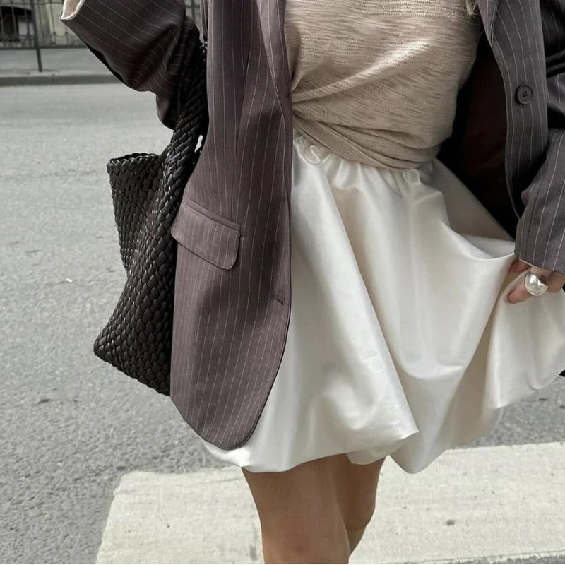 Jupe mini en satin et dentelle pour femmes