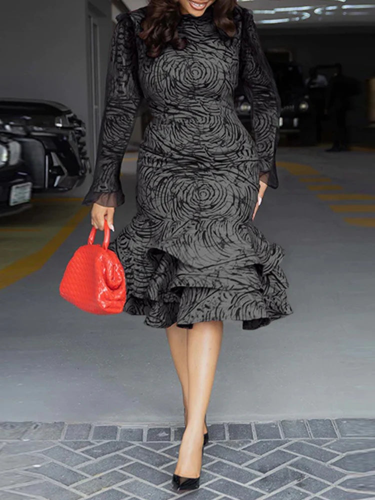 Robe mi-longue à manches longues et volants pour femmes