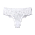 Élégance et séduction : Le string en dentelle noire indispensable pour femmes