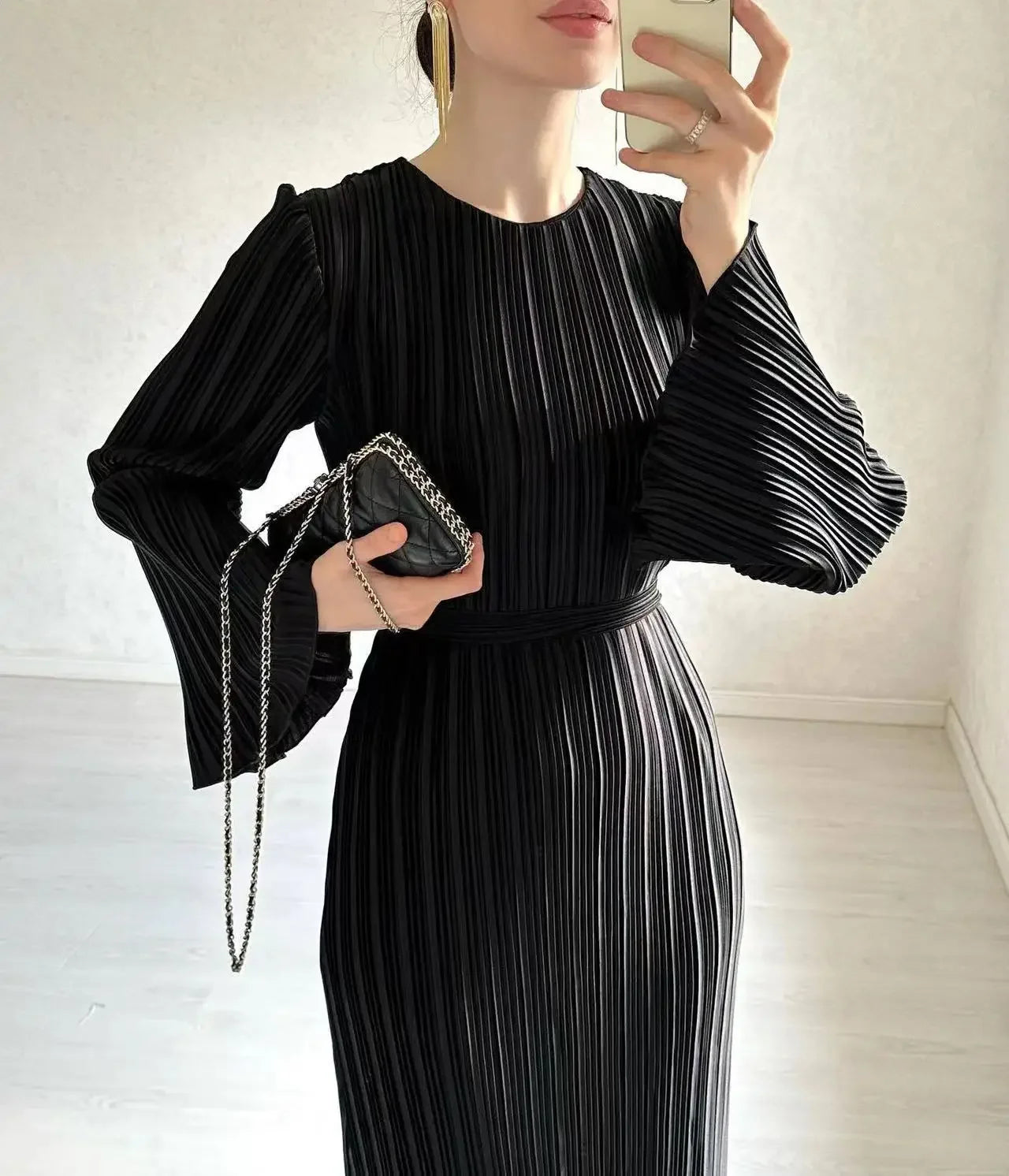 Robe longue plissée musulmane à manches évasées pour femmes