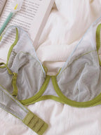 Ensemble soutien-gorge en dentelle ultra fine brodée de fleurs et culotte pour femmes
