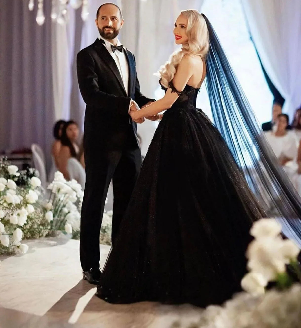 Robe de mariée en dentelle appliquée pour femmes