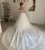 Robe de mariée élégante à pois pour femmes