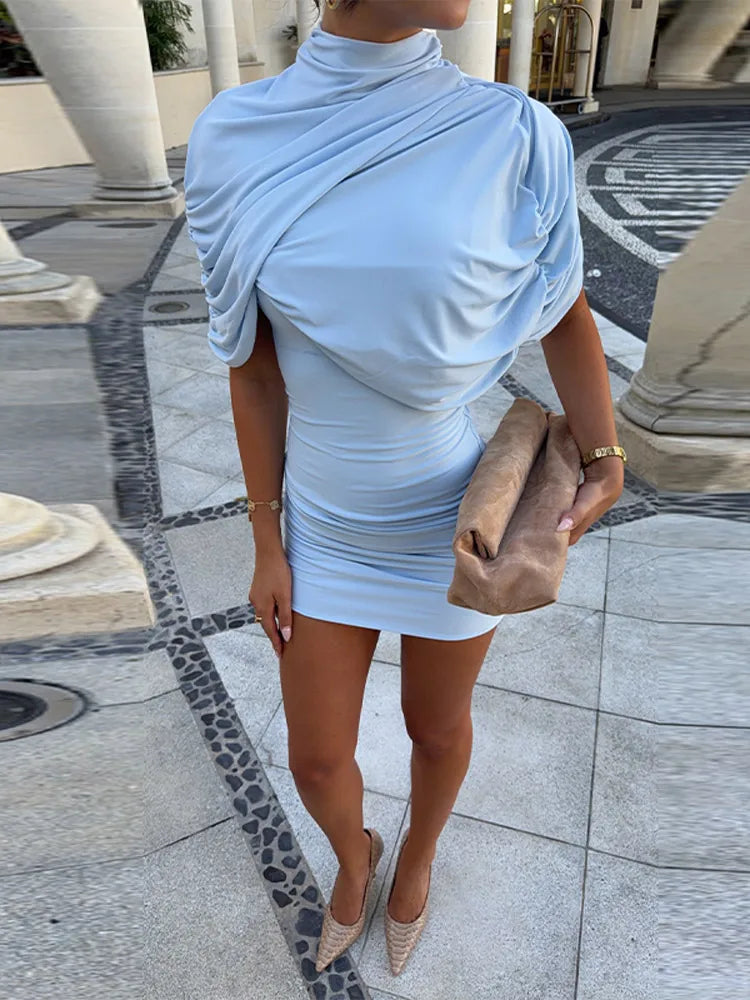 Robe courte plissée à col semi-montant pour femmes