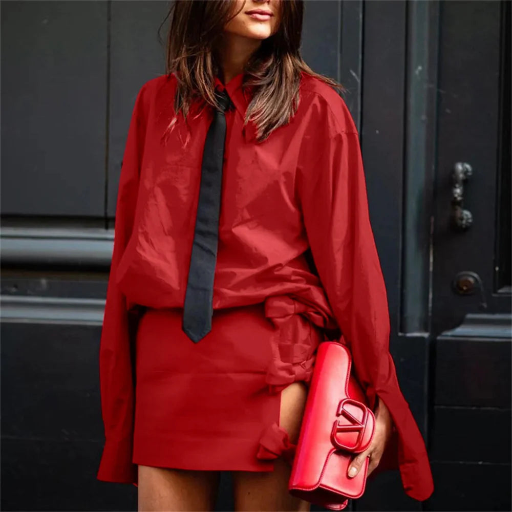 Ensemble femme rouge chemise et mini-jupe