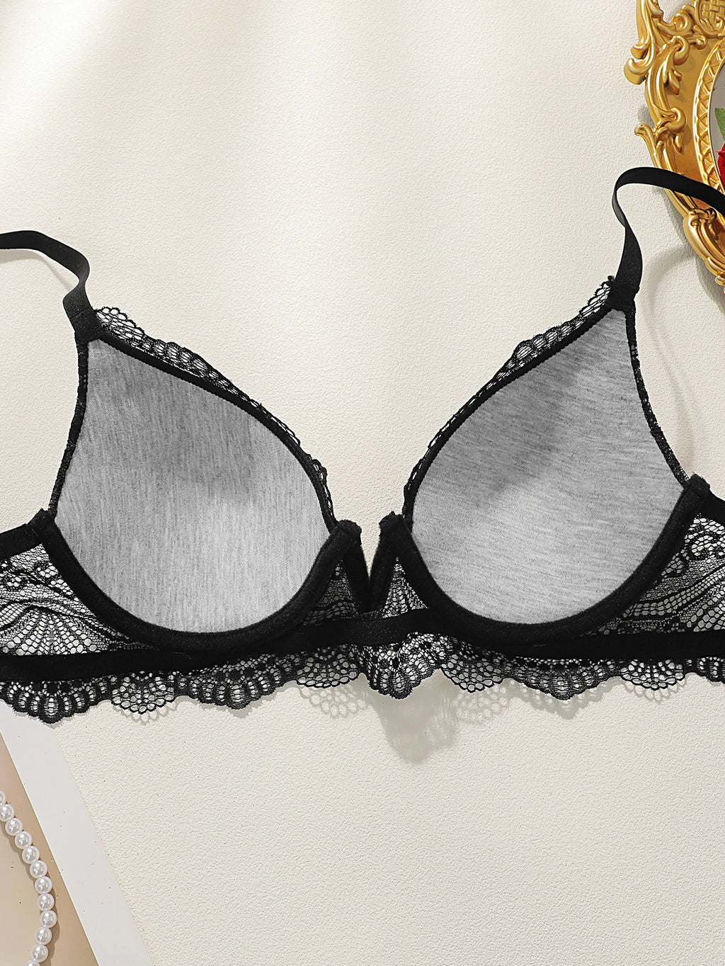 Ensemble de lingerie sexy en dentelle brodée en V profond pour femmes