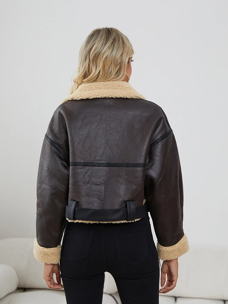 Veste courte en faux cuir d'agneau pour femmes