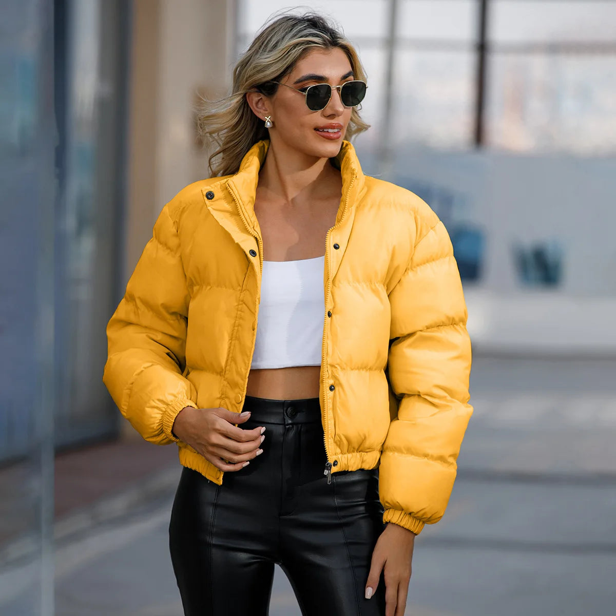 Manteau en coton matelassé à manches longues et col haut pour femmes