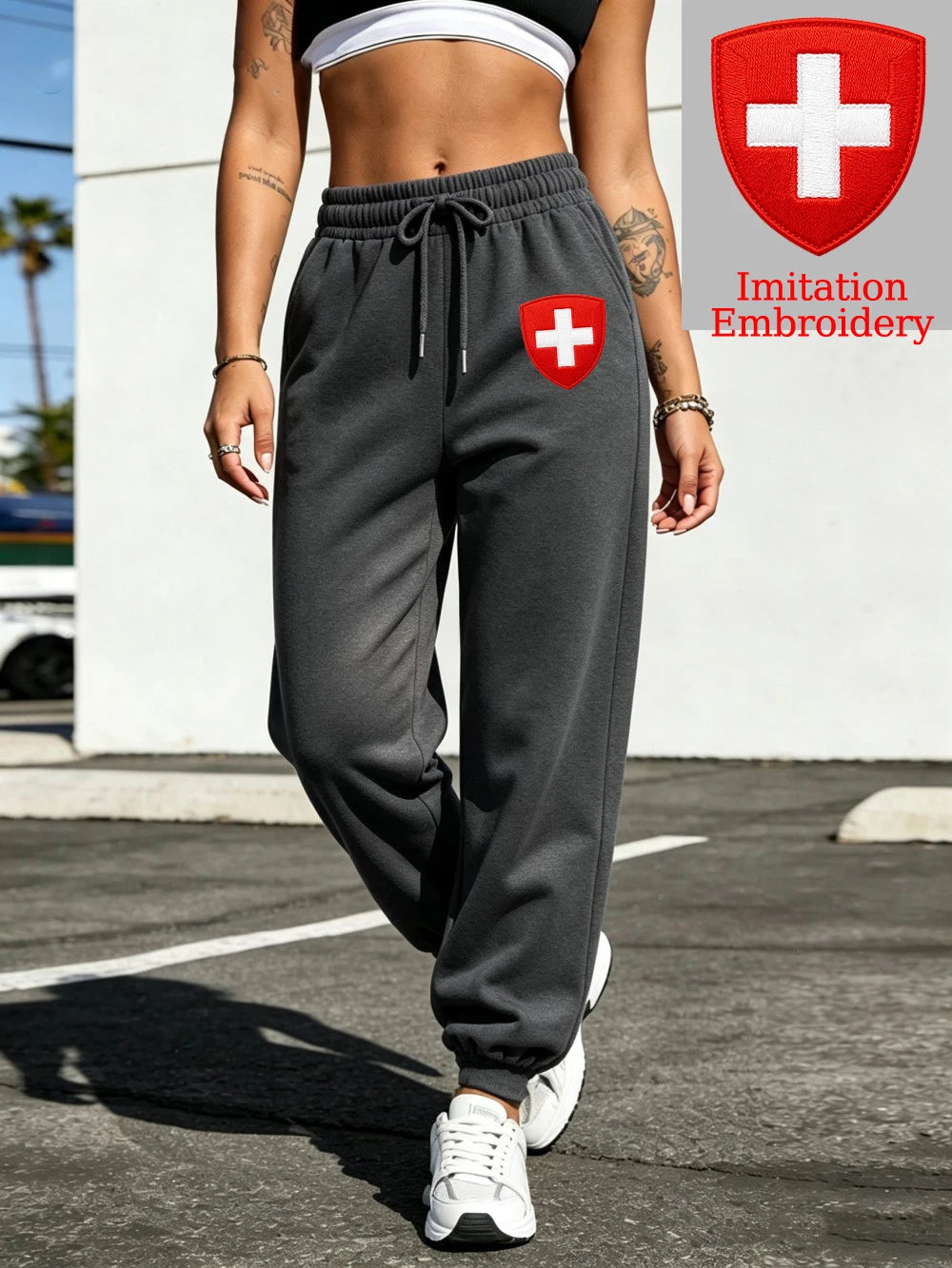 Pantalon de survêtement en molleton imprimé emblème de la Suisse pour femmes