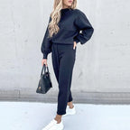 Ensemble deux pièces pantalon et polo à col roulé et manches longues pour femmes