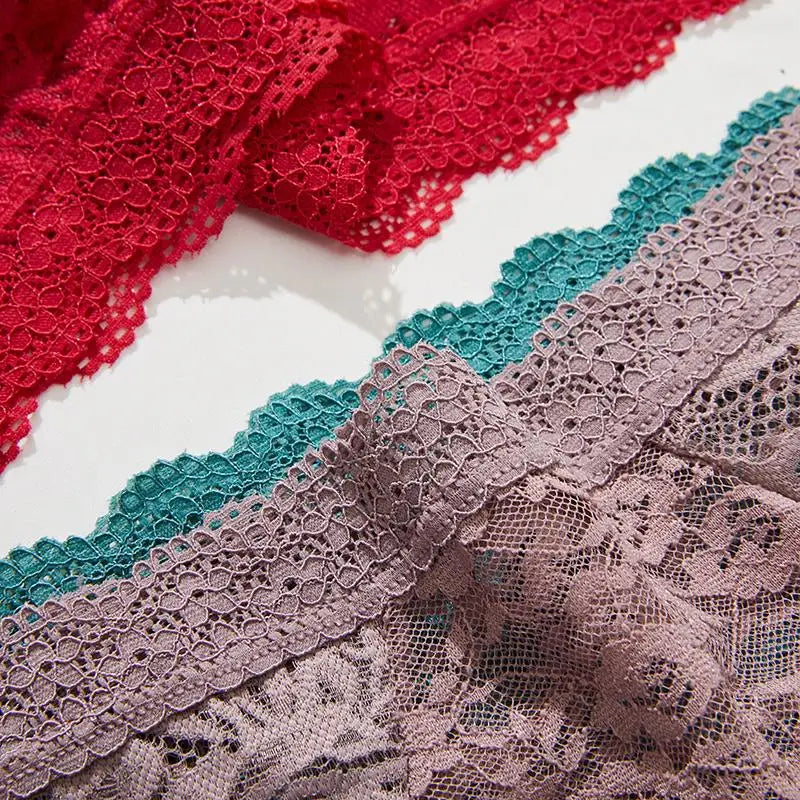 String en dentelle pour femmes