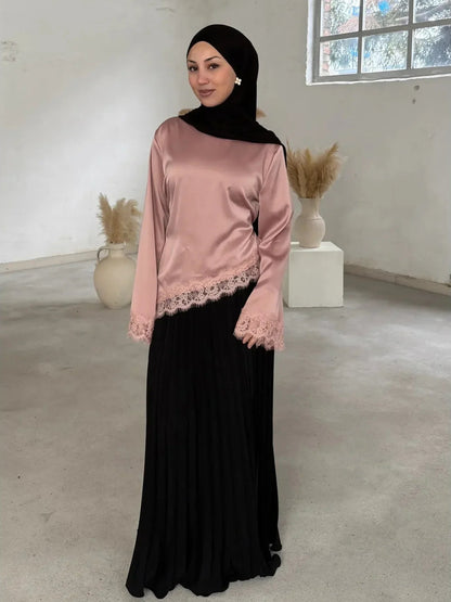 Chemise Satinée Femme – Dentelle et Ourlet Asymétrique