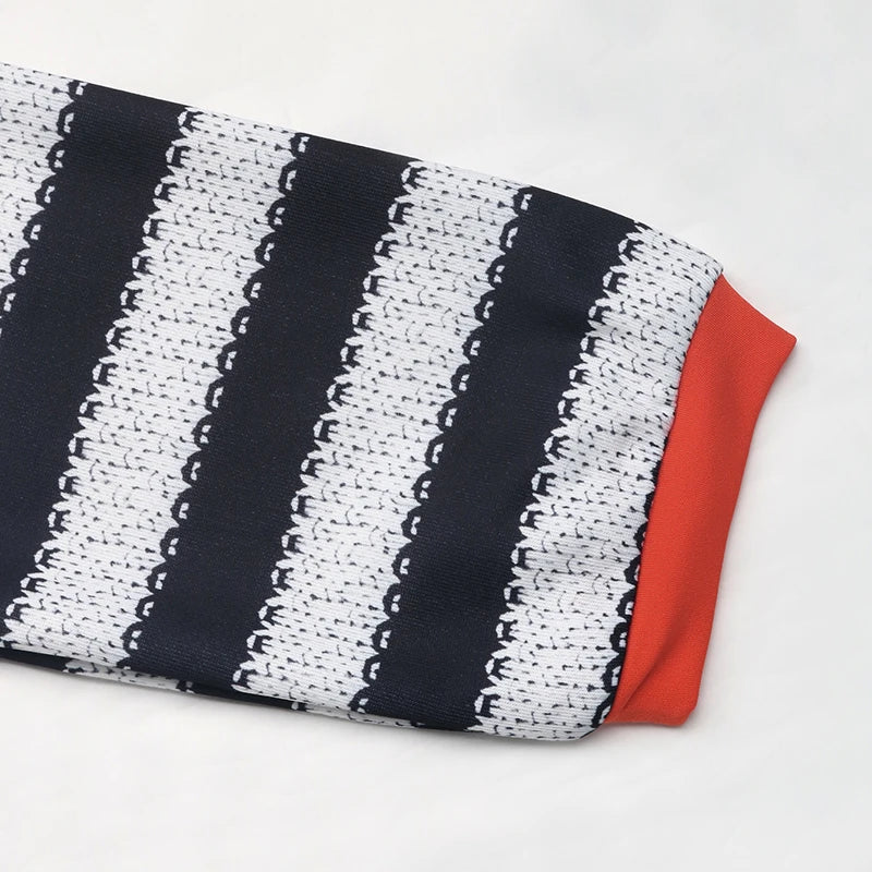 Sweat-shirt à capuche rayé noir et blanc pour femmes