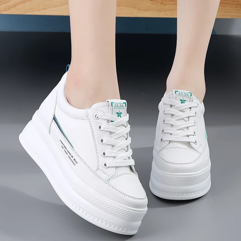 Baskets décontractées en cuir microfibre pour femmes