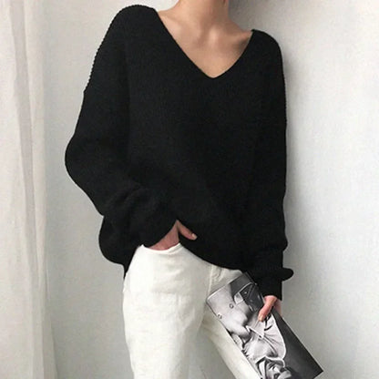 Pull Uni Femme – Col V et Ourlet Asymétrique