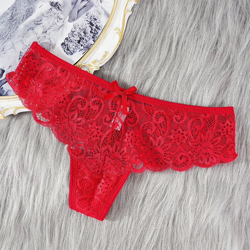 String Femme – Dentelle Délicate