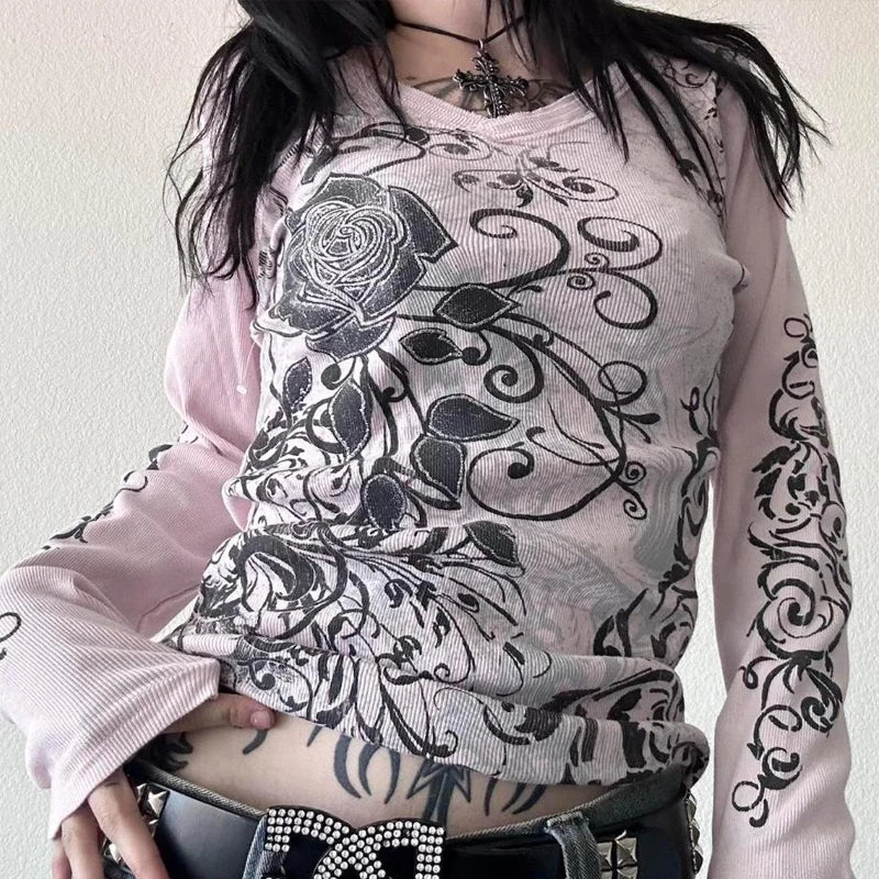 T-Shirt Femme – Style Alternatif