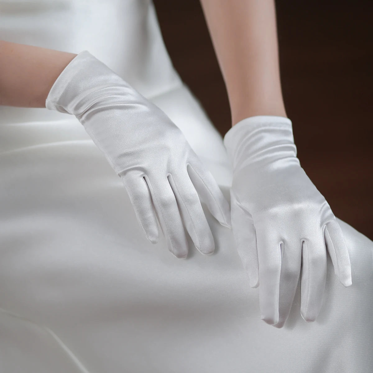 Gants court en satin pour femmes