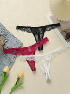 String taille basse en dentelle pour femmes