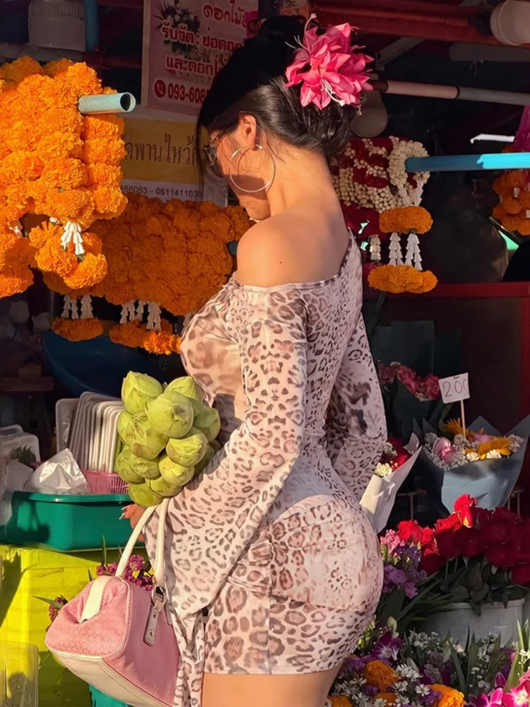 Robe femme moulante asymétrique imprimé léopard