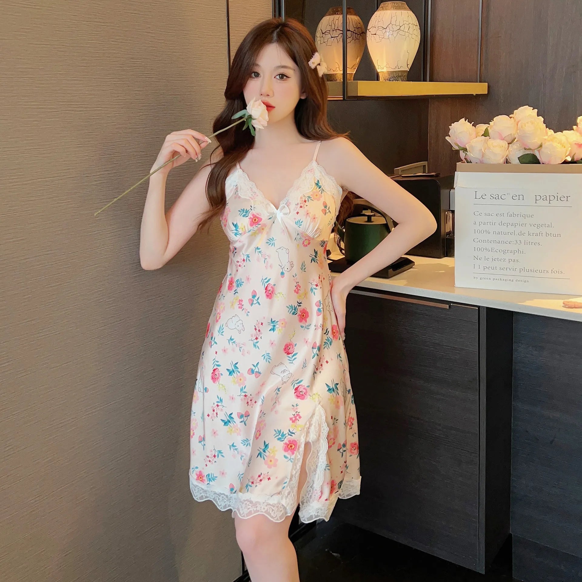 Chemise de nuit sexy à bretelles pour femmes