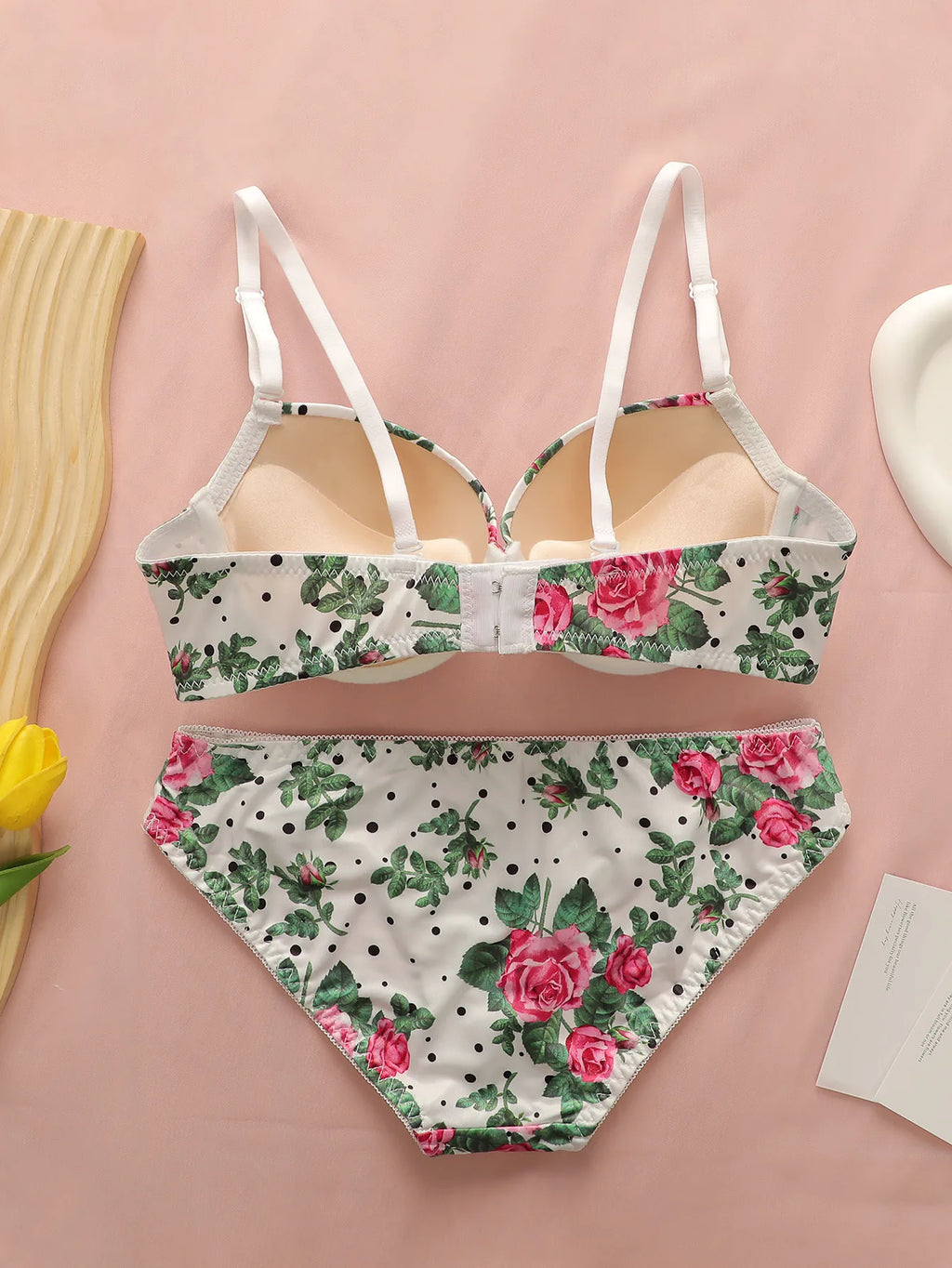 Ensemble de sous-vêtements soutien-gorge sexy à fleurs brodées pour femmes