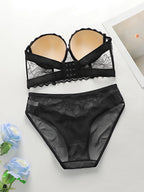 Ensemble de lingerie avec dentelle brodée sans bretelles et anneau en acier pour femmes