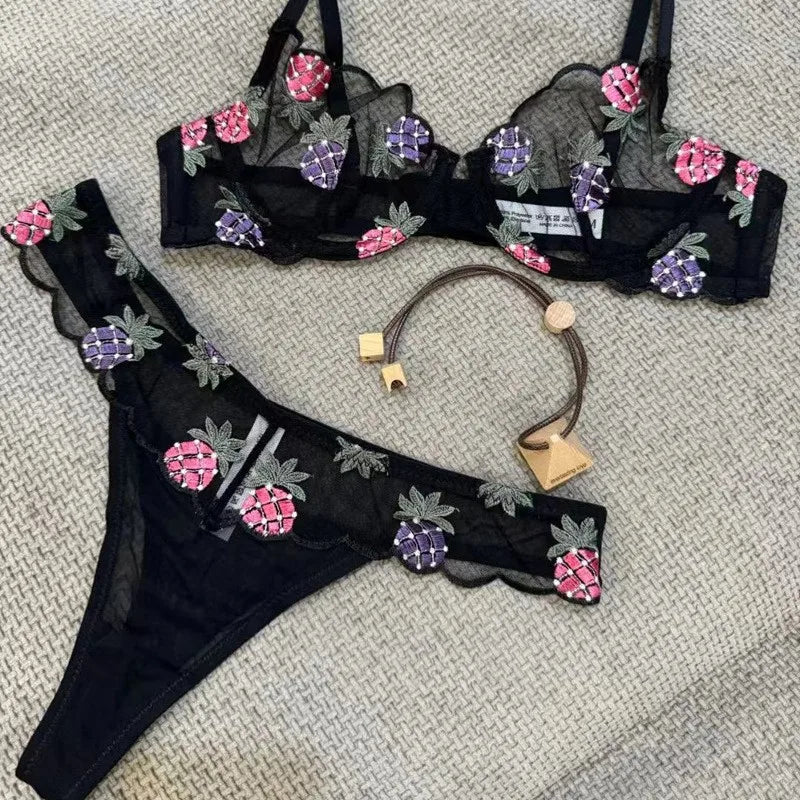 Ensemble soutien-gorge et string en dentelle ultra-fine brodée pour femmes