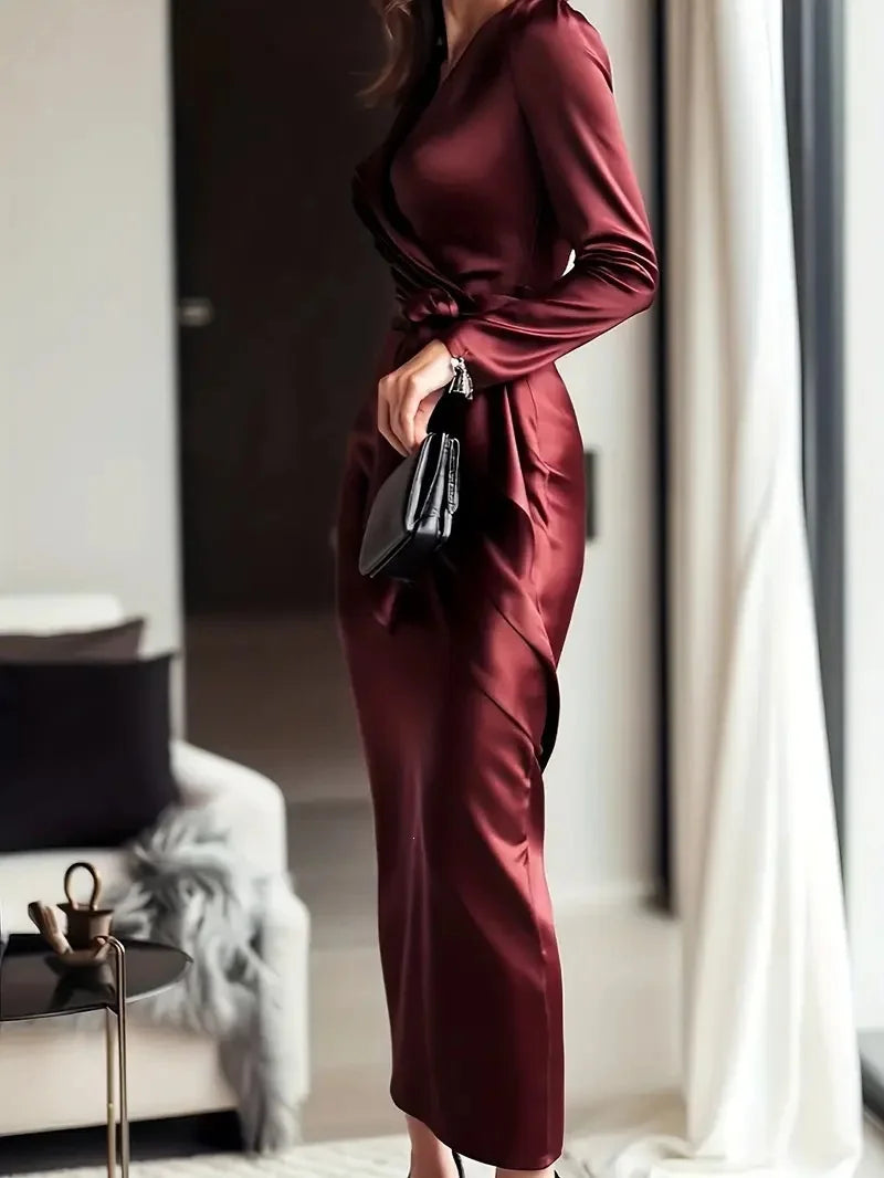 Robe femme longue en satin à col V