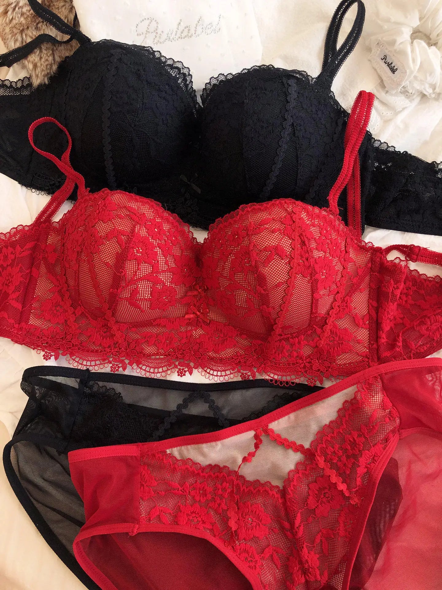 Ensemble soutien-gorge push-up confortable à bonnets épais et bretelles amovibles et culotte pour femmes
