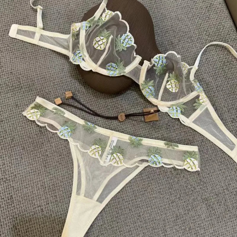 Ensemble soutien-gorge et string en dentelle ultra-fine brodée pour femmes
