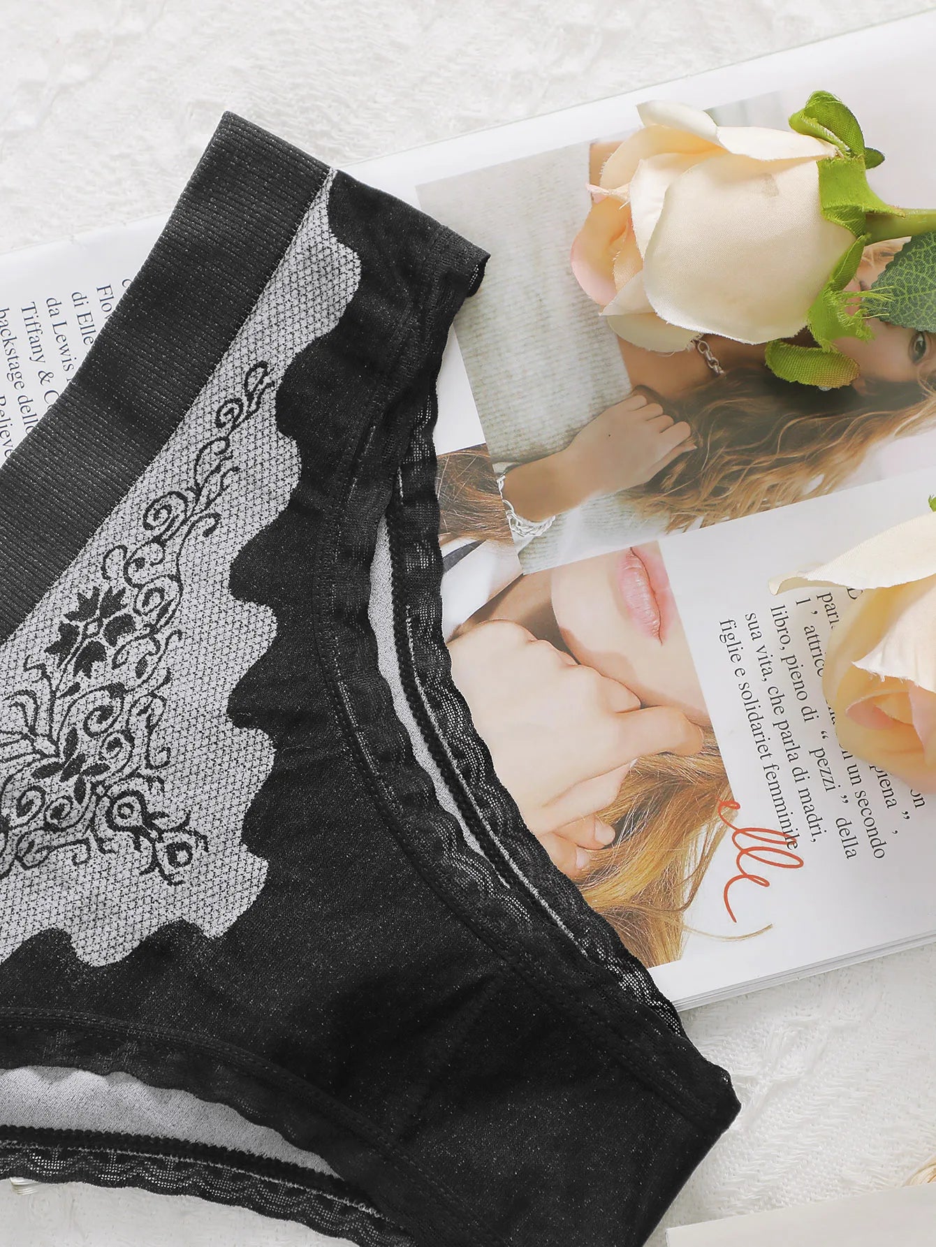 Culotte triangulaires sexy brodés de fleurs pour femmes