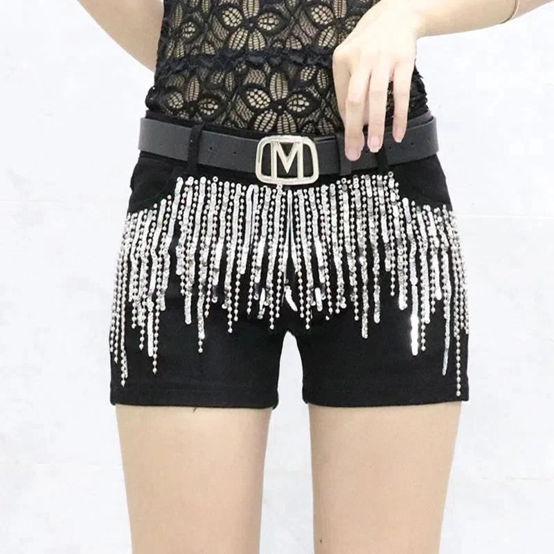 Short en jean noir à paillettes et pompons pour femmes