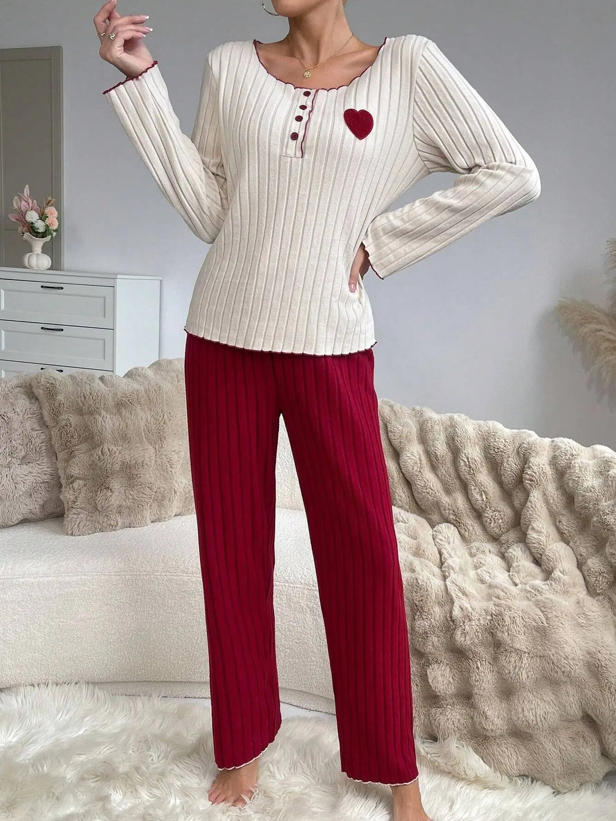 Pyjama à Cœurs Femme – Haut Manches Longues et Pantalon