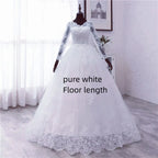 Robe de mariée à manches longues avec appliques en dentelle pour femmes