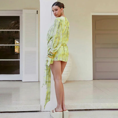 Robe Courte Femme – Manches Longues et Décolleté V Profond