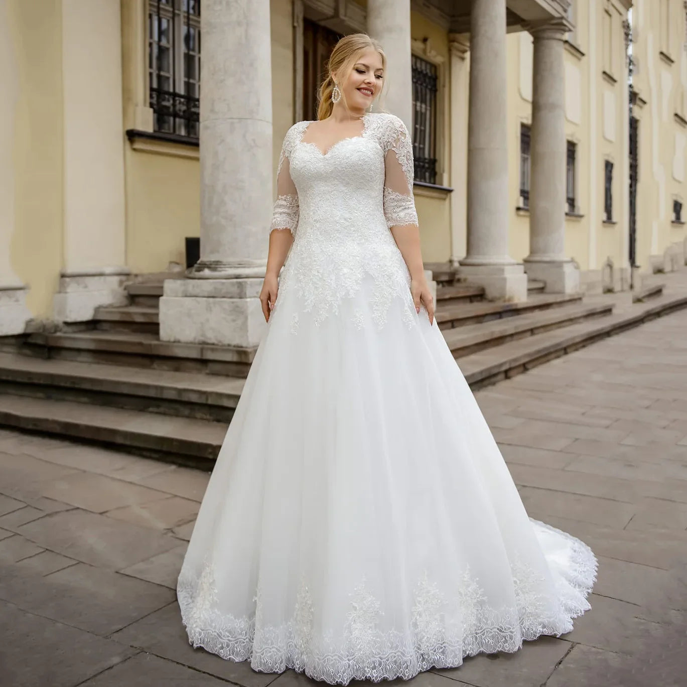 Robe de mariée trapèze avec des appliques en dentelle pour femmes