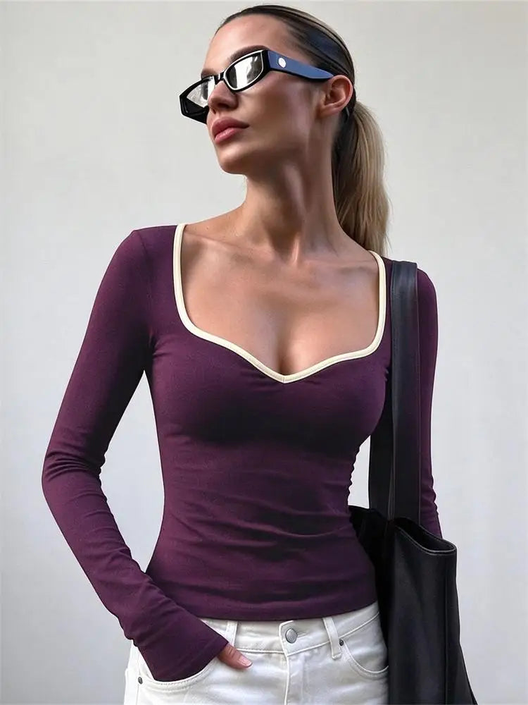 Haut à Décolleté Cœur Contrasté – Coupe Ajustée